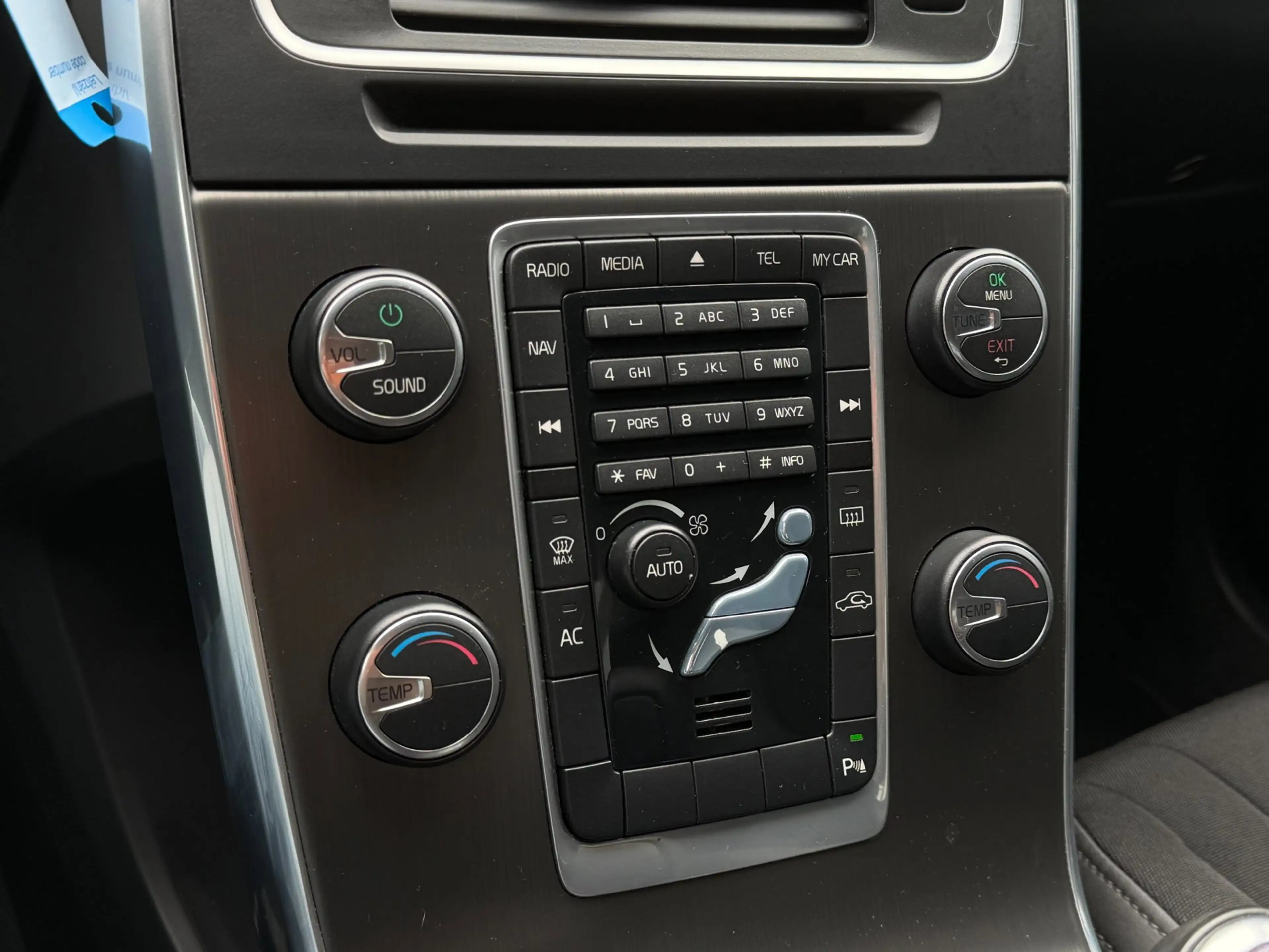 Volvo S60 1.6 T3 Momentum Clima Navi Aut. — photo 15