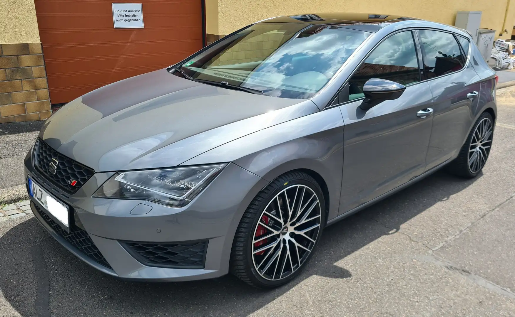 SEAT Leon Leon  5-Türer 2.0 TSI Start Grau - 1