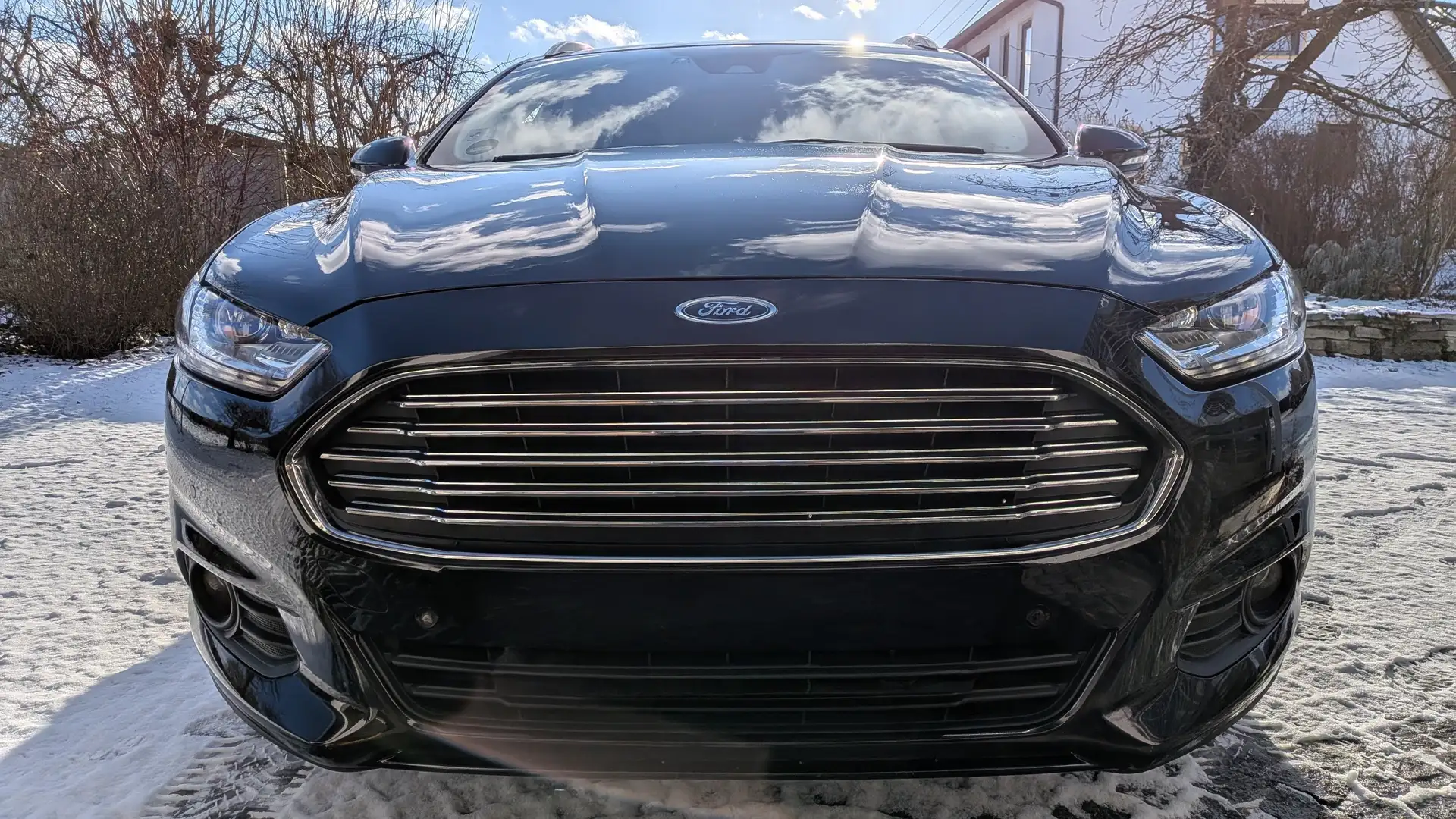 Ford Mondeo Mondeo Traveller Business Plus 1,5 ECOnetic TDCi Start/Stop Business Plus Schwarz - 2