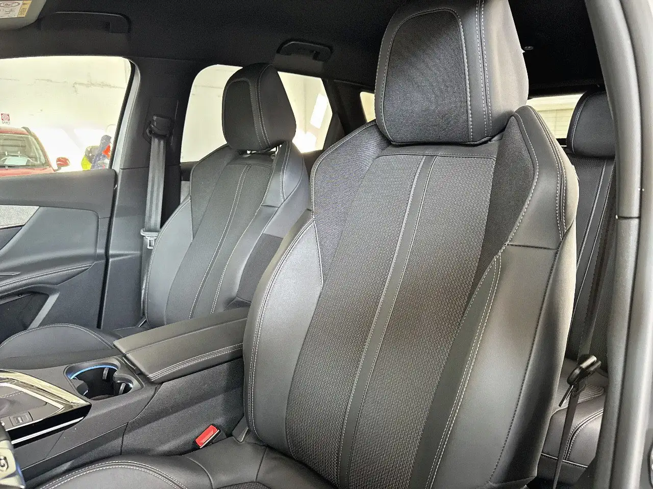 Peugeot 3008 PureTech Turbo 130 GT 11