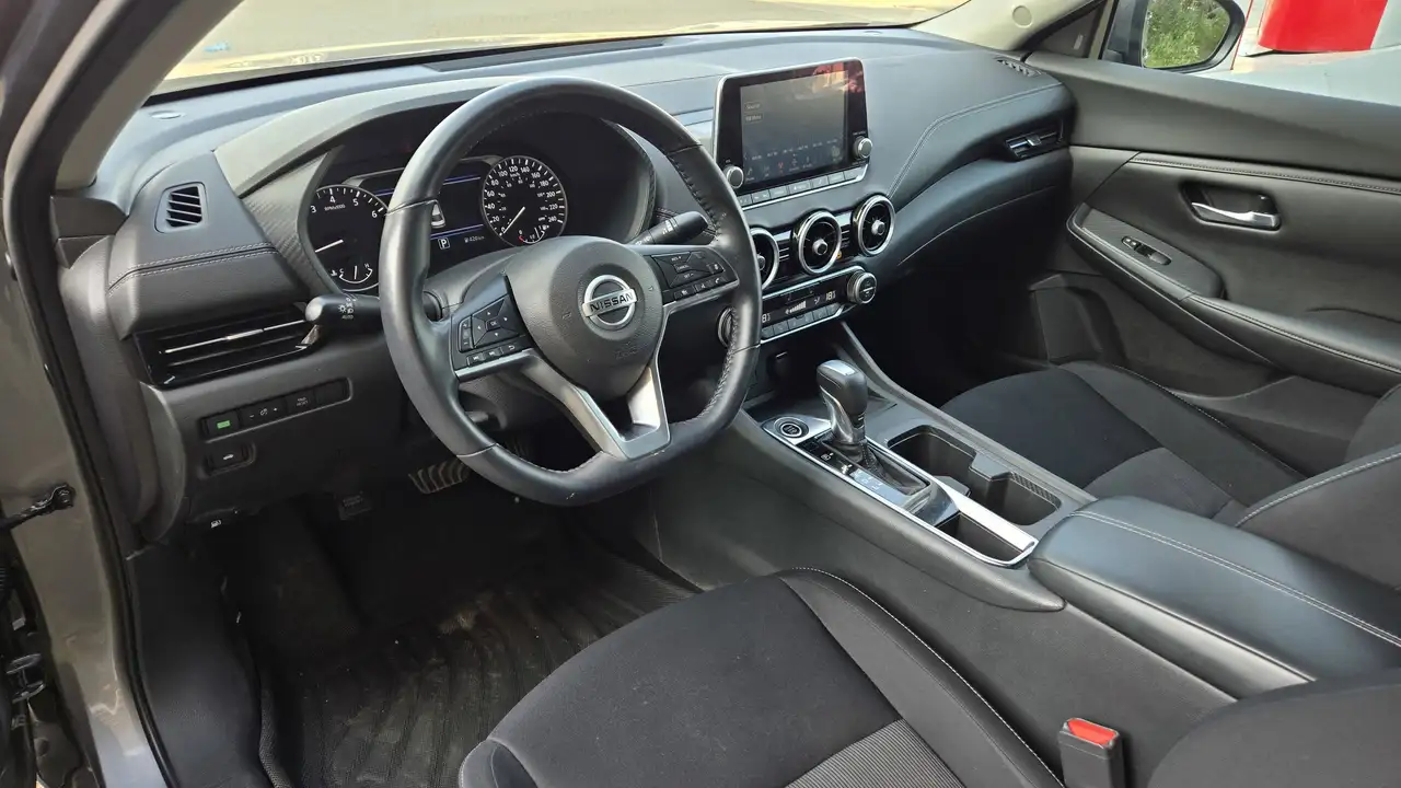 Nissan Sentra снимка Nissan Sentra