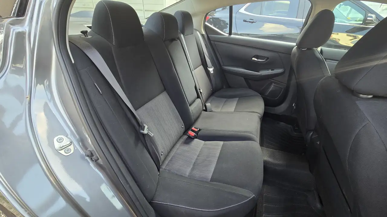 Nissan Sentra снимка Nissan Sentra