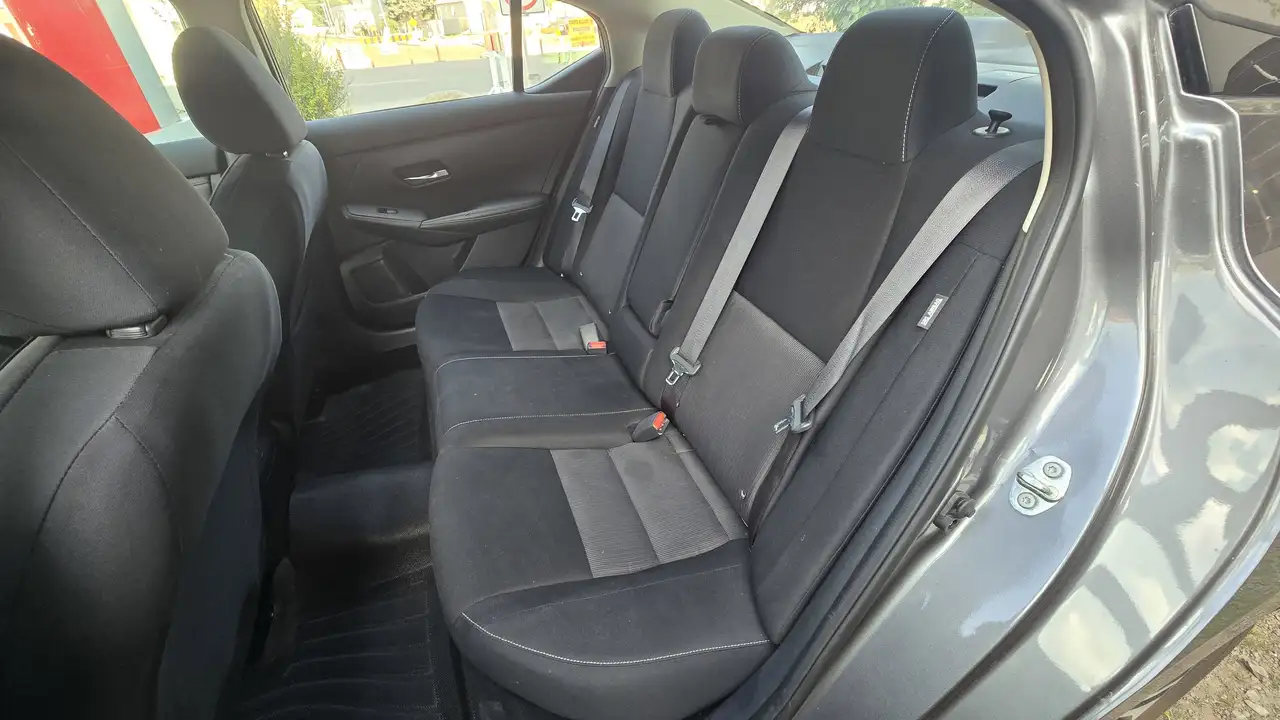 Nissan Sentra снимка Nissan Sentra