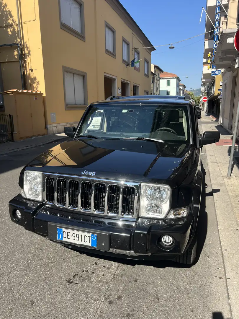 Jeep Commander - 1