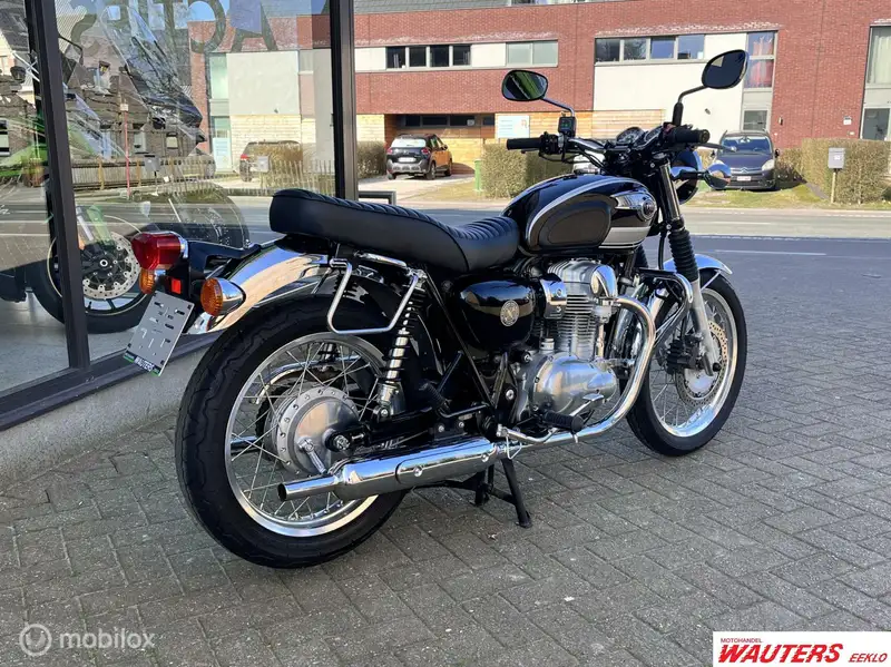 Kawasaki W 800 - foto 3