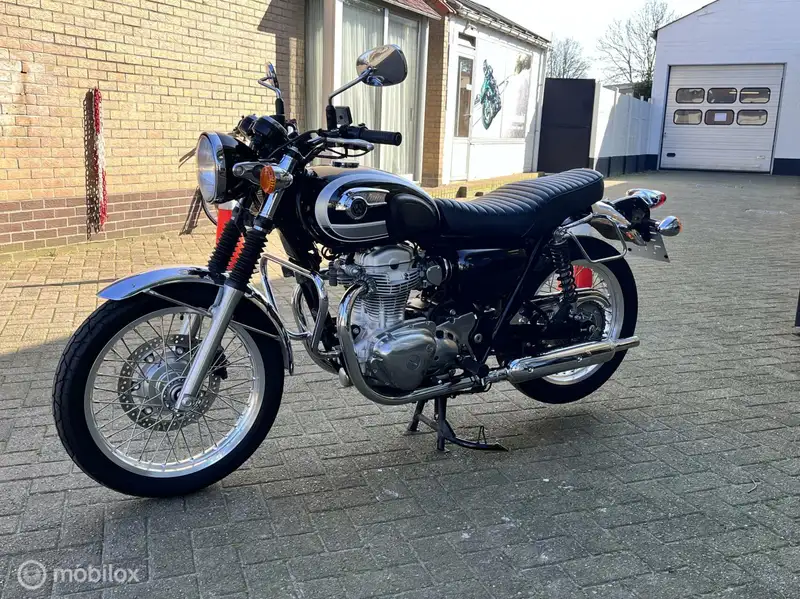 Kawasaki W 800 - foto 5