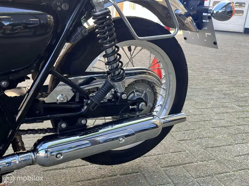 Kawasaki W 800 - foto 6