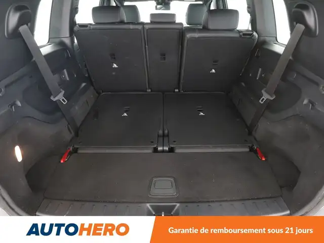 Mercedes-Benz Eqb view 24