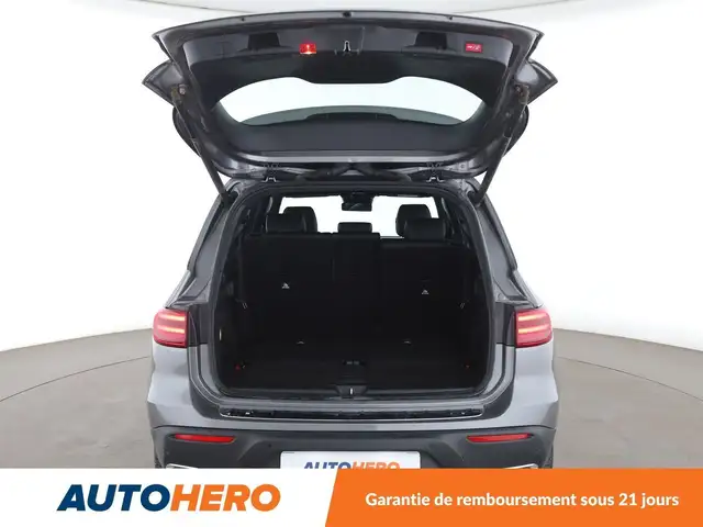 Mercedes-Benz Eqb view 23