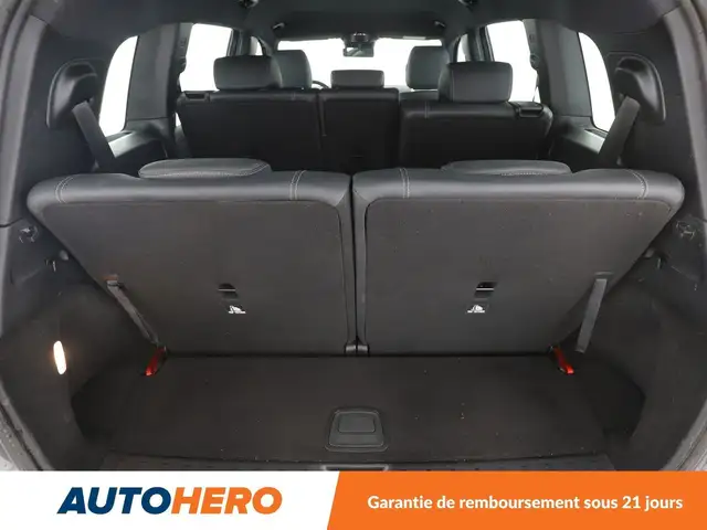 Mercedes-Benz Eqb view 21
