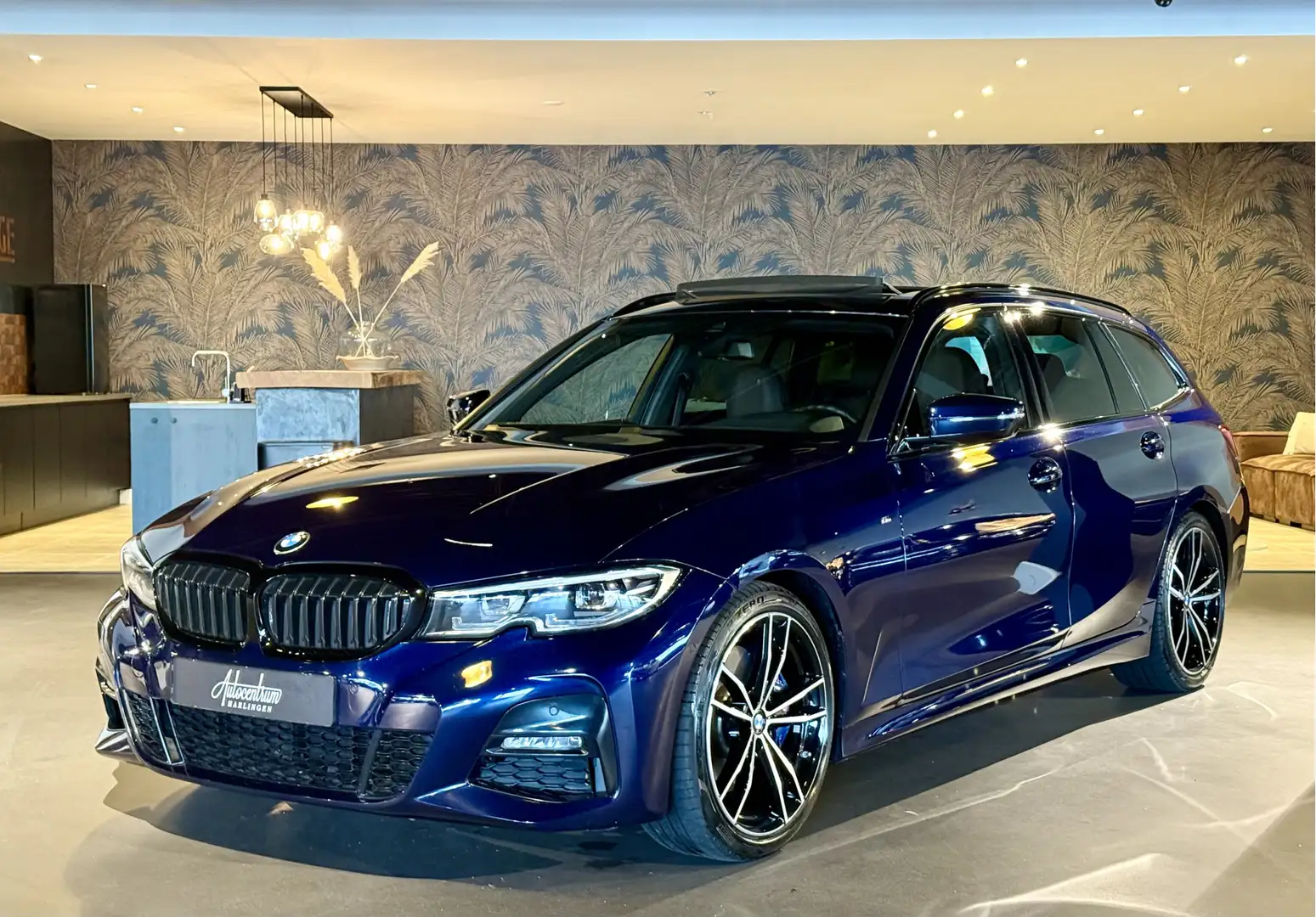 BMW 330 3-serie Touring 330i High Exe I M-Sport I Pano I I Blauw - 1