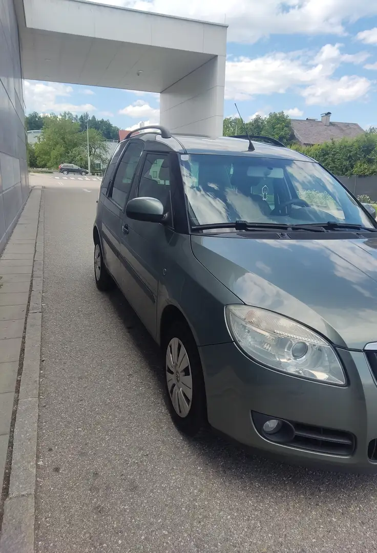Skoda Roomster 5J Grün - 1