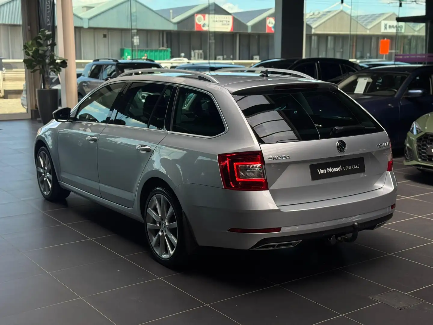 Skoda Octavia Combi 1.5 TSI ACT GreenTec 110kW DSG7 Style NAVI | Argent - 2