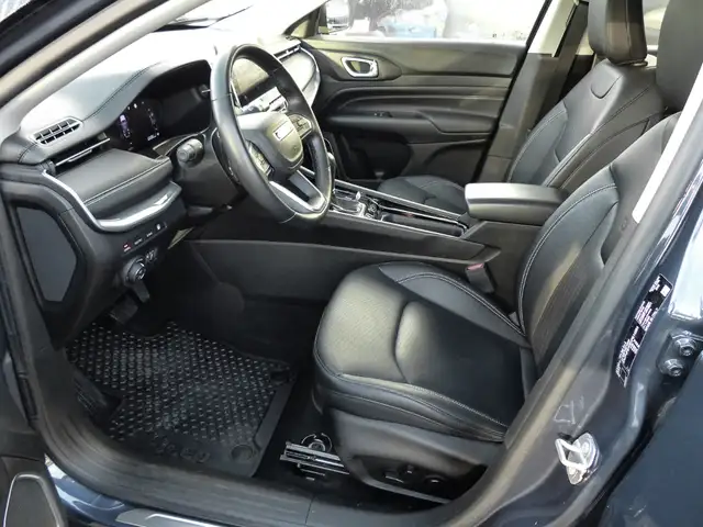 Jeep Compass view 13
