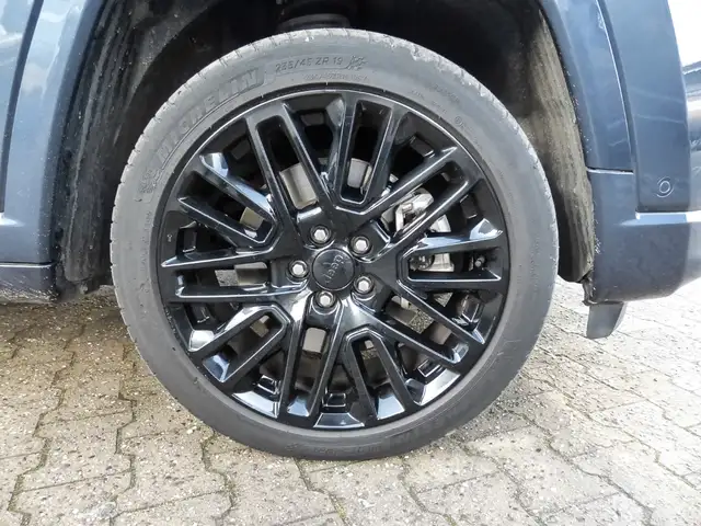 Jeep Compass view 3