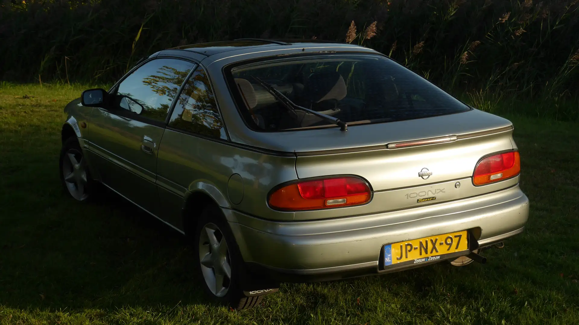 Nissan 100 NX 100 NX 1.6 SLX Sport-i Silber - 2