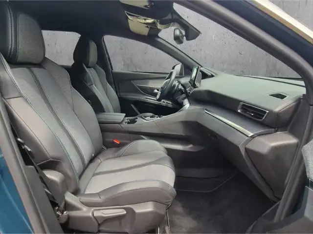 Peugeot 3008 view 13