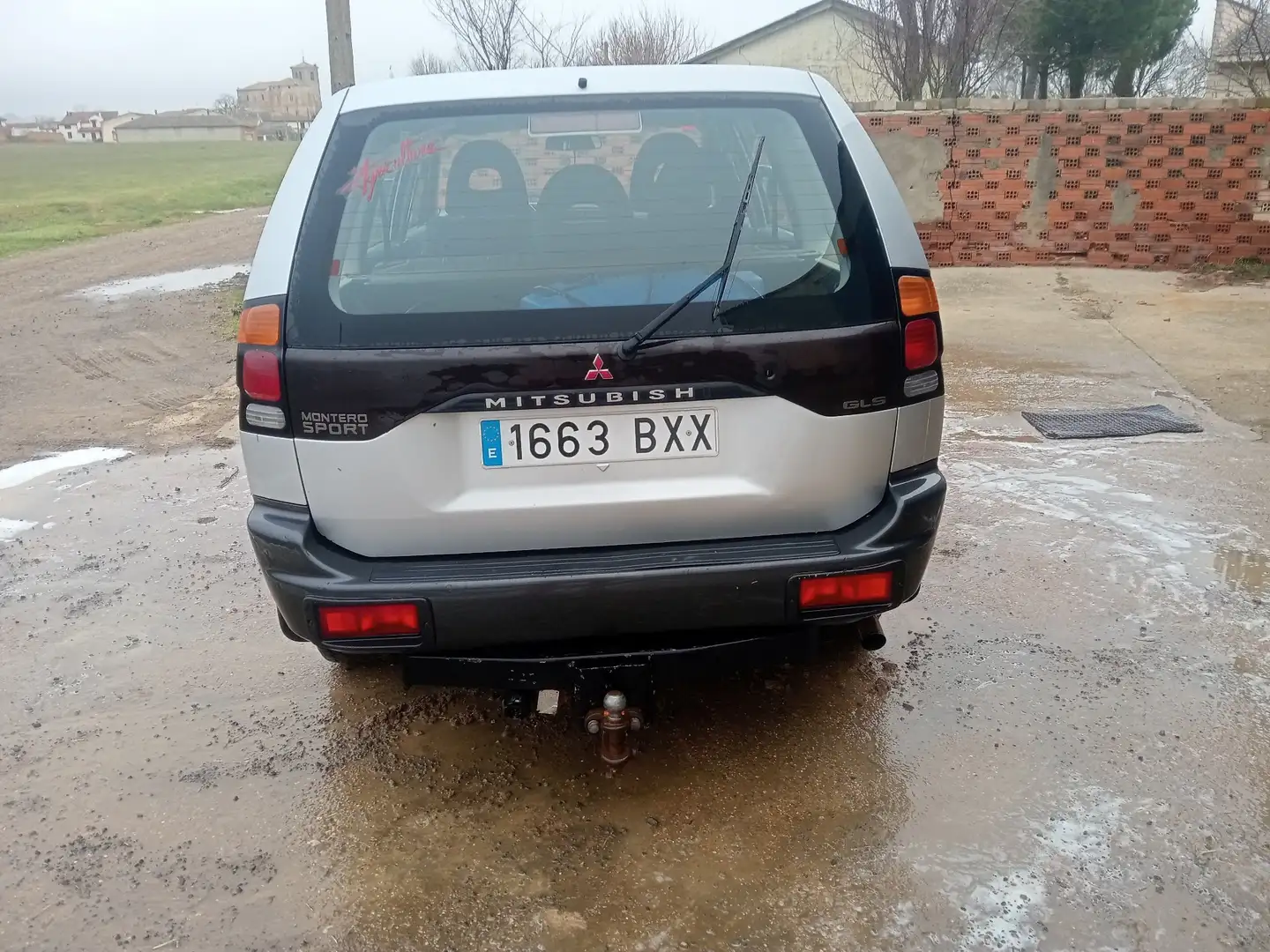 Mitsubishi Montero Sport 2.5 TDi GLS Plateado - 2