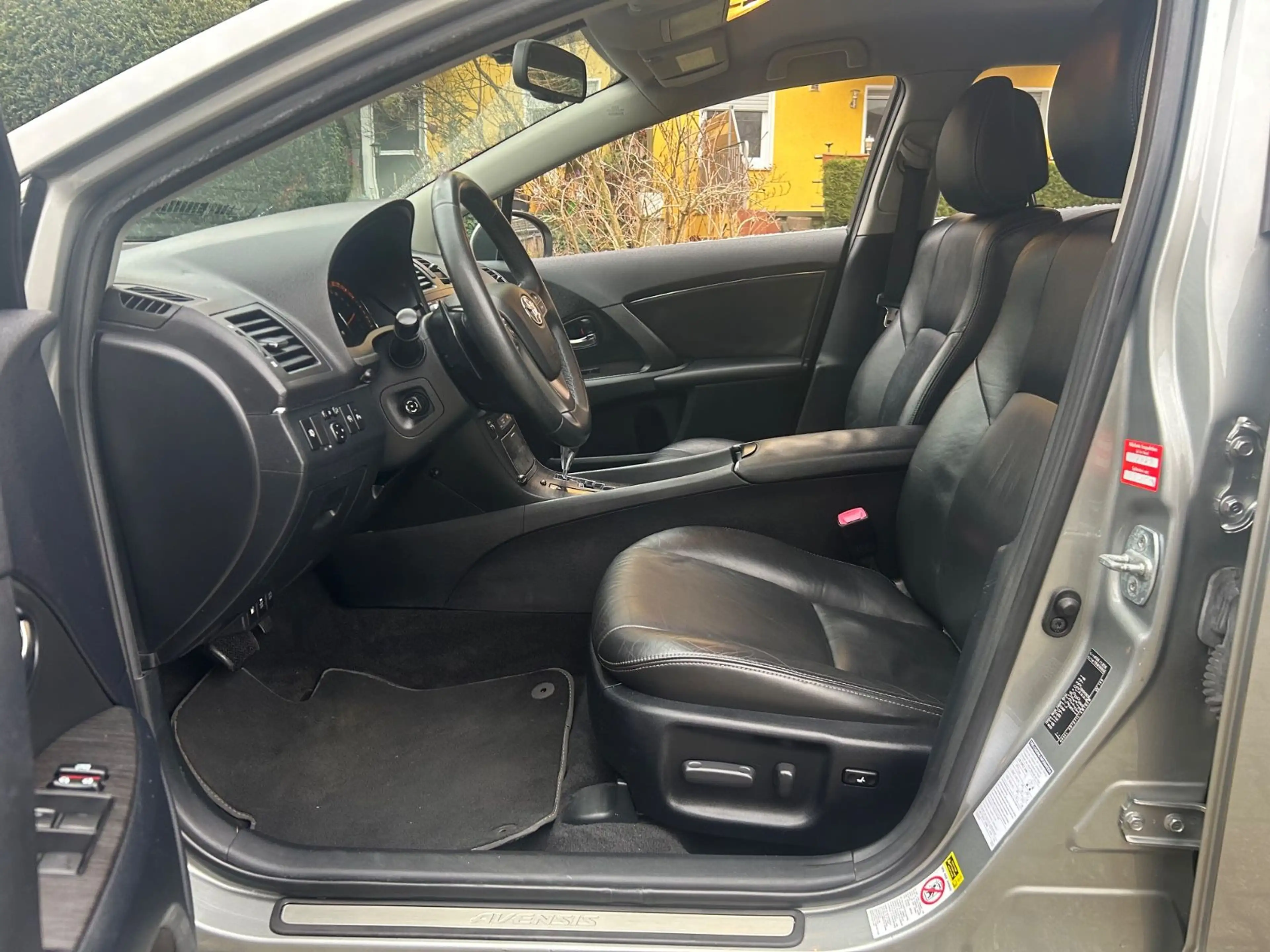 Toyota Avensis Combi 2.2 D-4D AUTOMATIK, *TÜV NEU* — photo 8