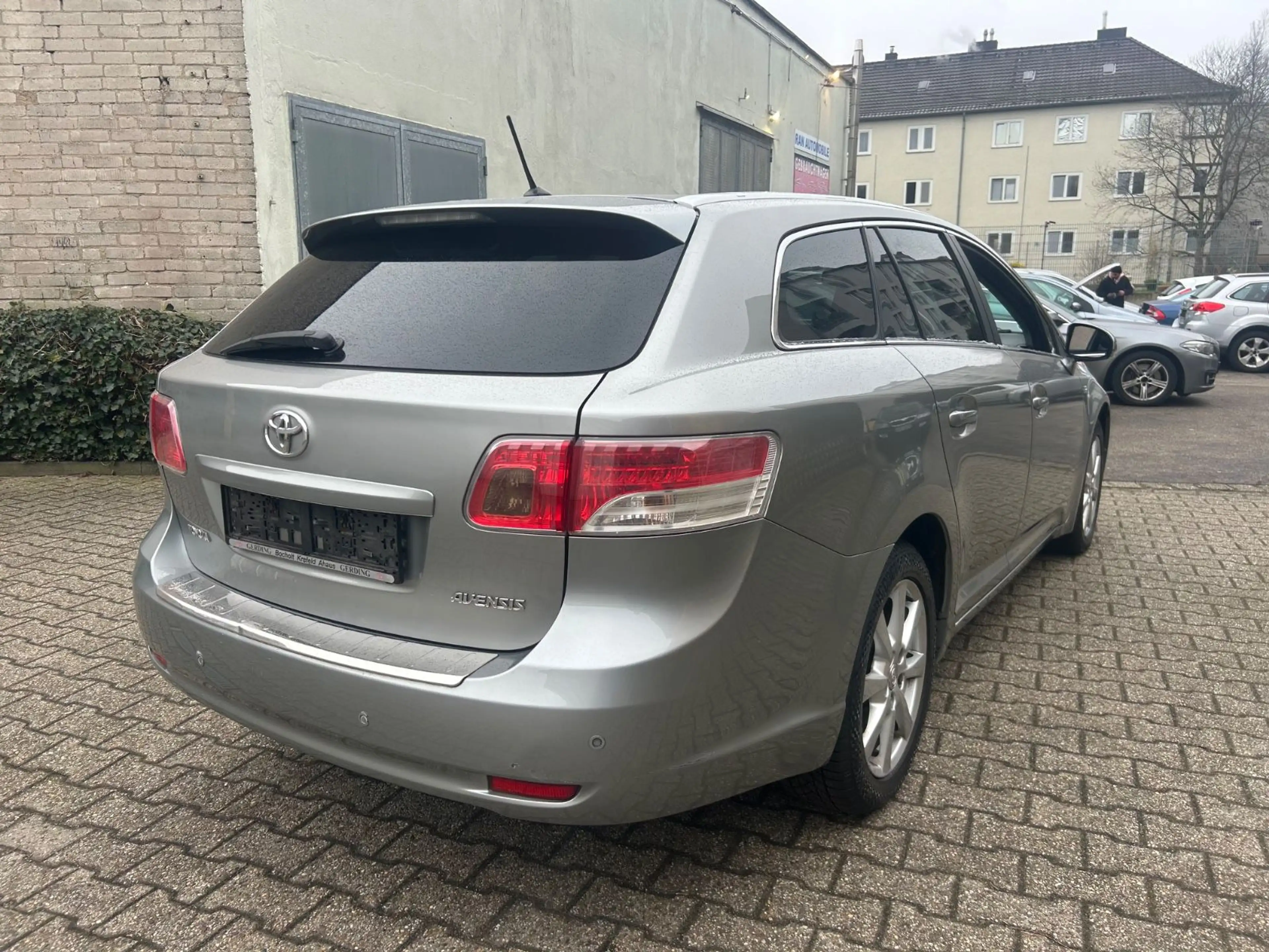 Toyota Avensis Combi 2.2 D-4D AUTOMATIK, *TÜV NEU* — photo 4