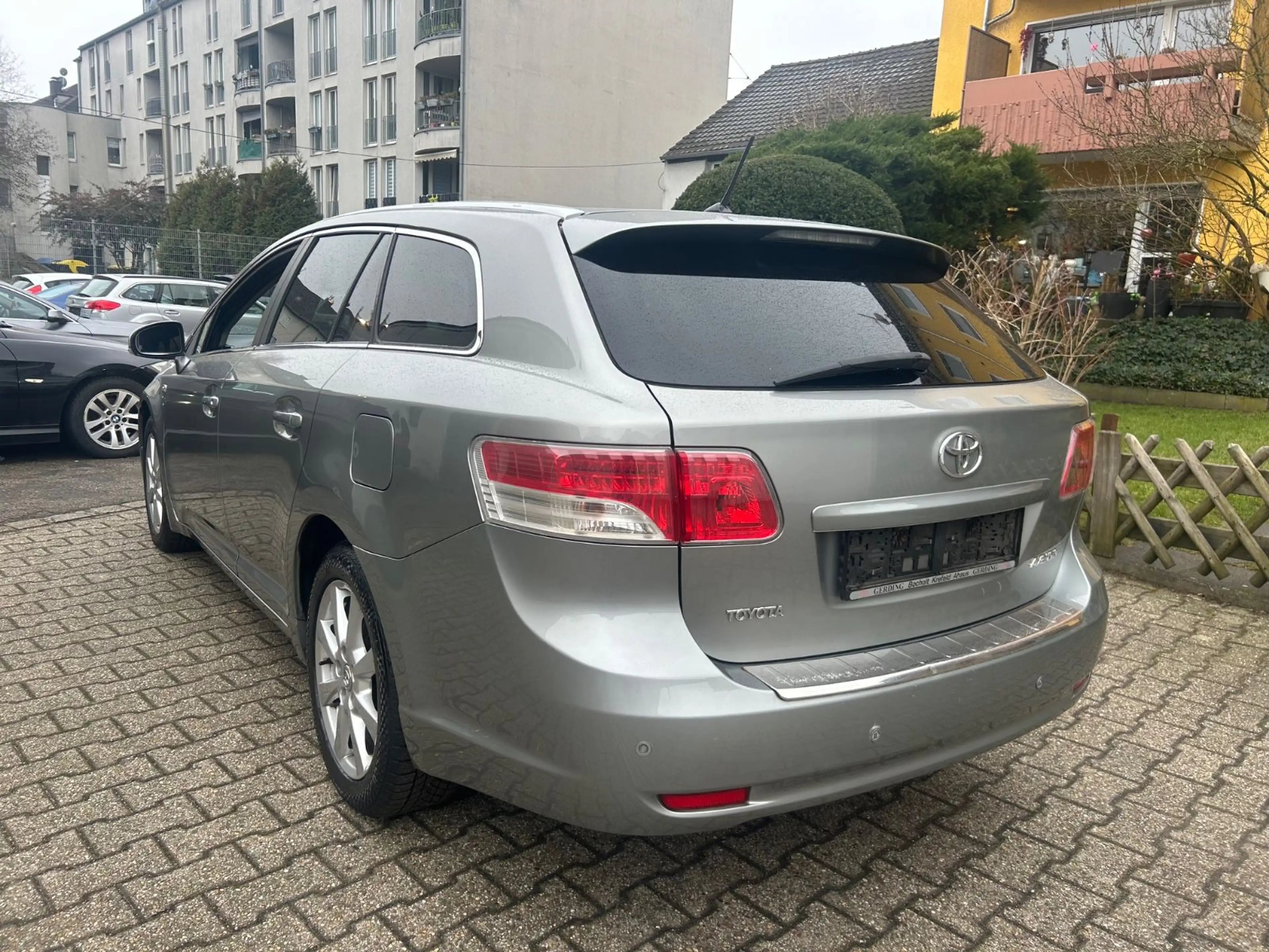 Toyota Avensis Combi 2.2 D-4D AUTOMATIK, *TÜV NEU* — photo 5