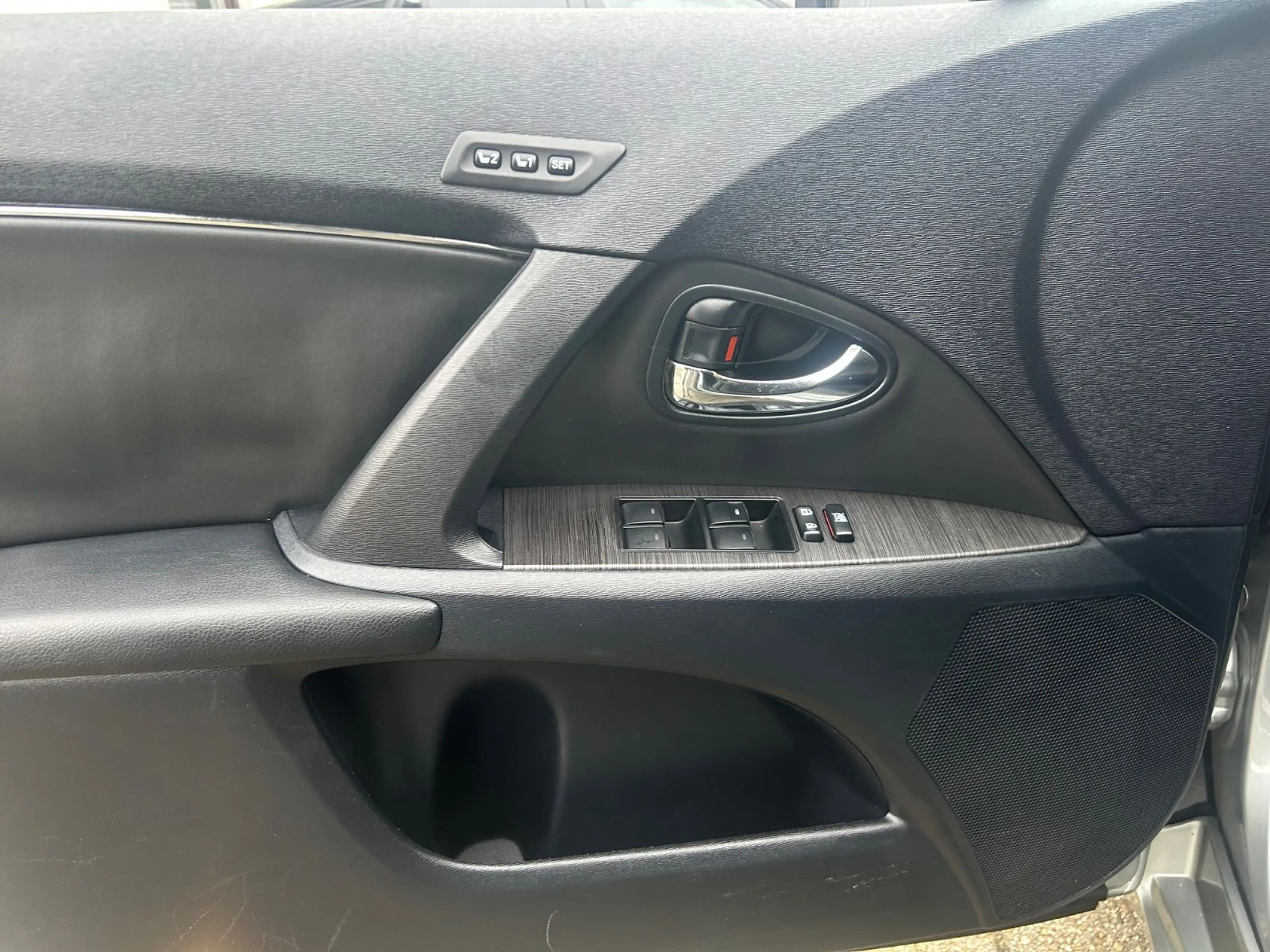 Toyota Avensis Combi 2.2 D-4D AUTOMATIK, *TÜV NEU* — photo 9