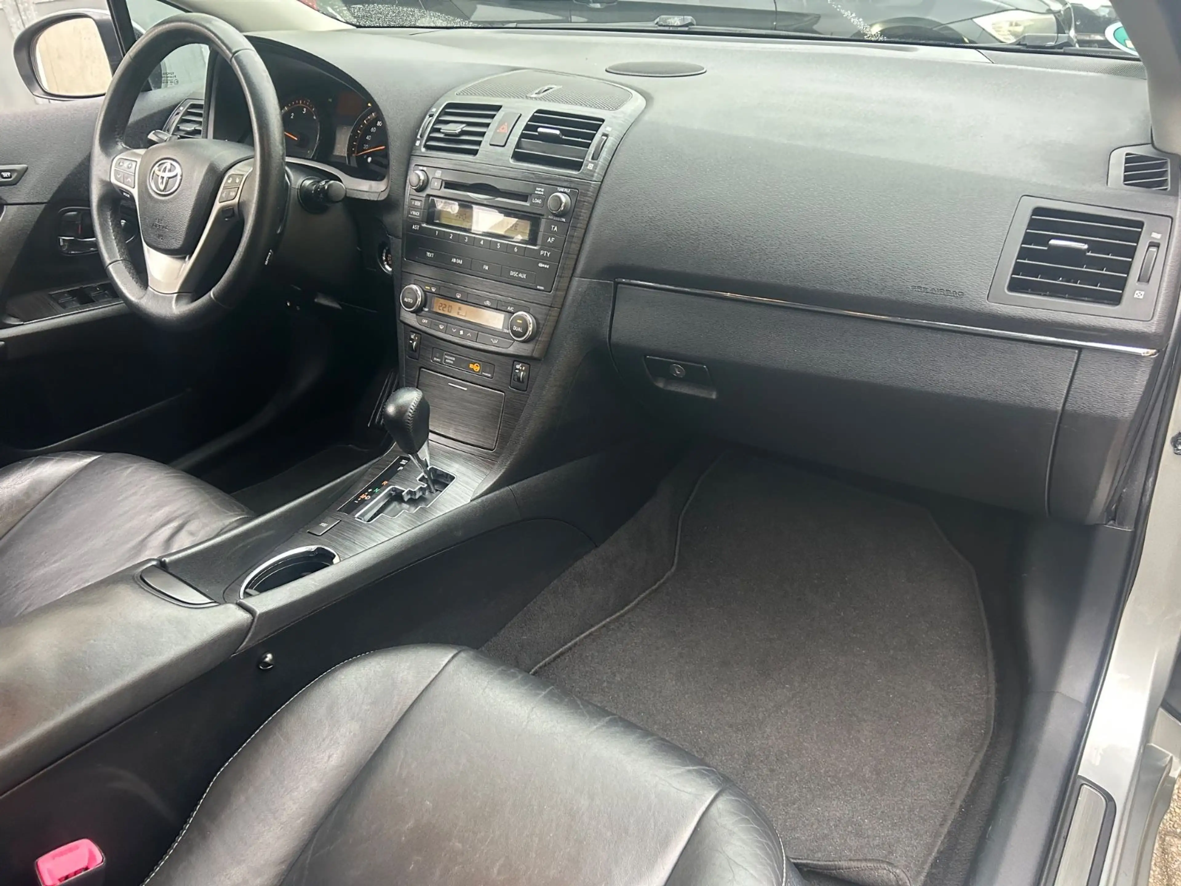 Toyota Avensis Combi 2.2 D-4D AUTOMATIK, *TÜV NEU* — photo 14