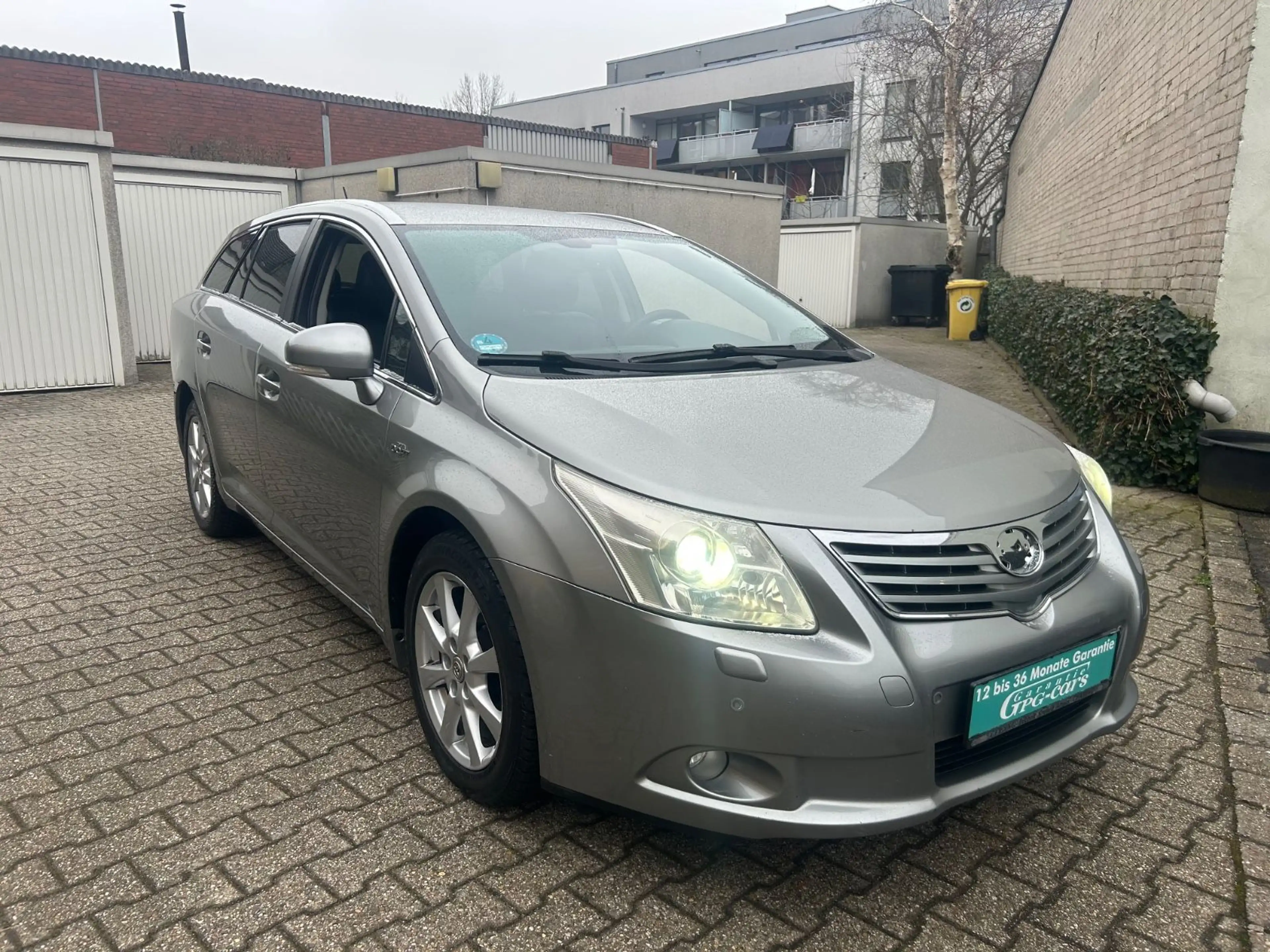 Toyota Avensis Combi 2.2 D-4D AUTOMATIK, *TÜV NEU* — photo 3