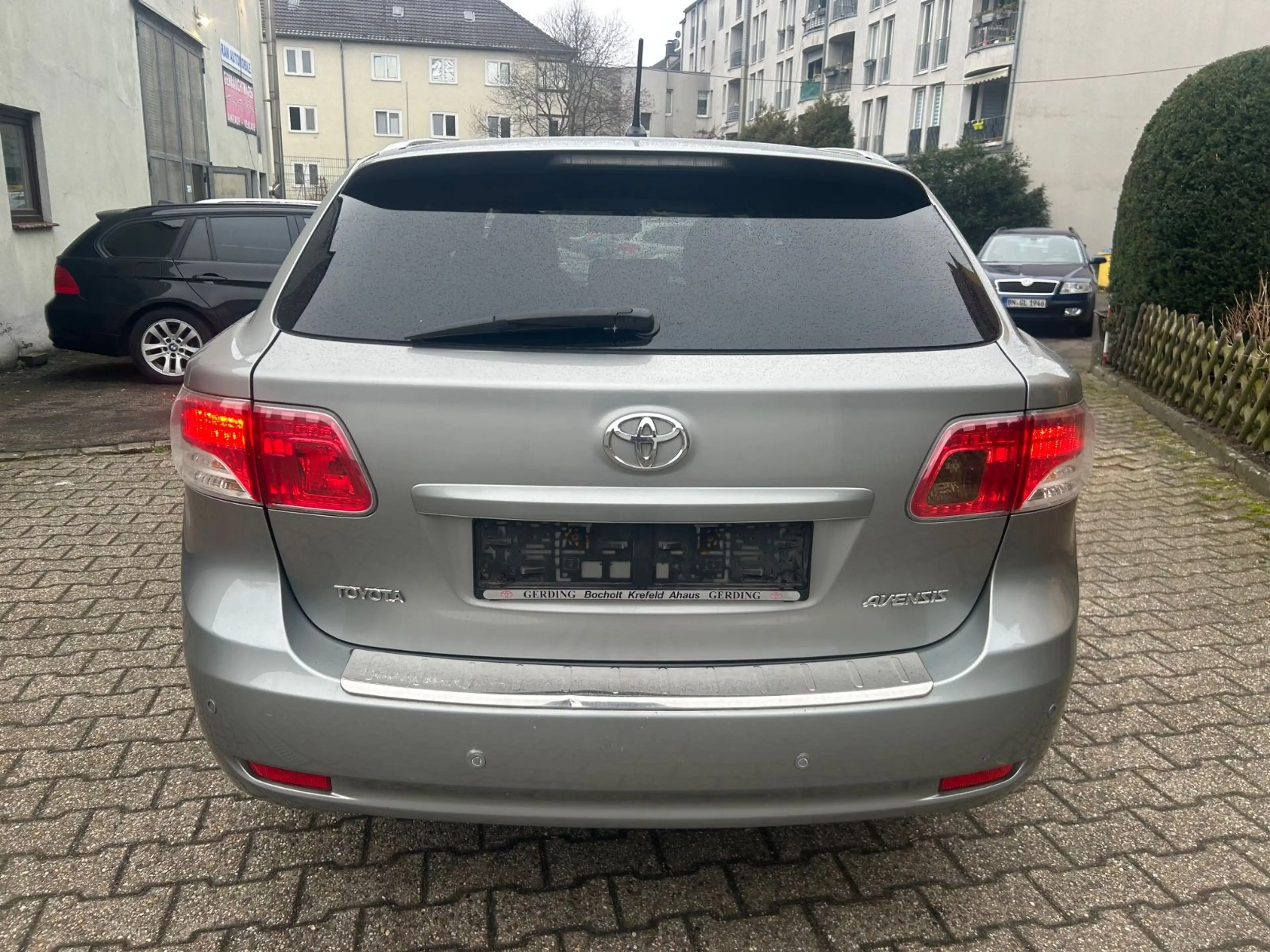 Toyota Avensis Combi 2.2 D-4D AUTOMATIK, *TÜV NEU* — photo 6