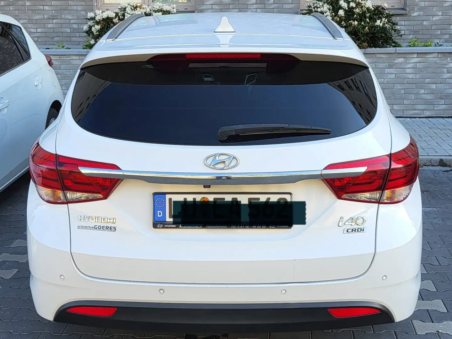 Hyundai i40 i40cw 1.7 CRDi Automatik Fifa World Cup Edition Weiß - 2