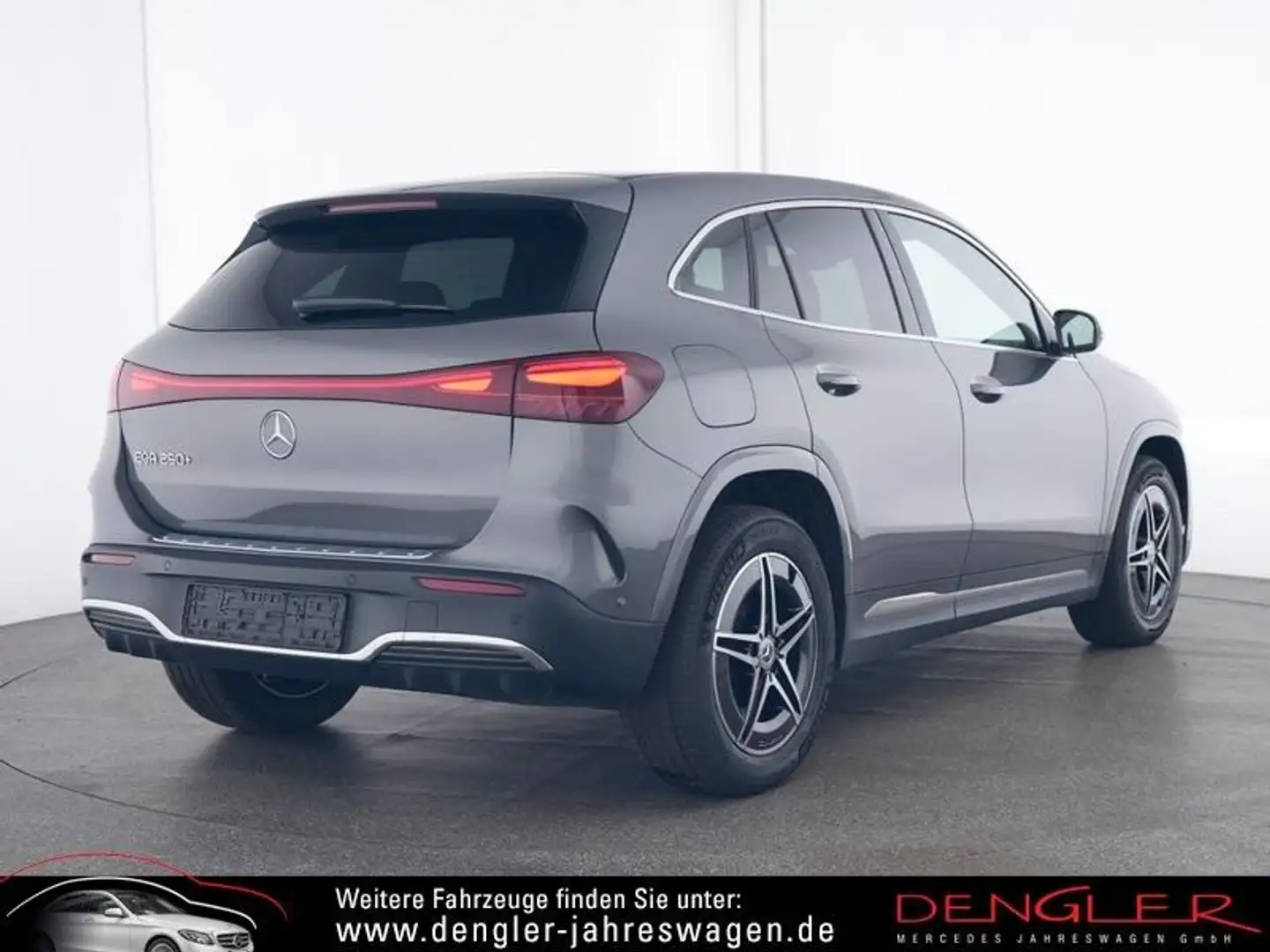 Mercedes-Benz EQA 250+ KLIMA*RFK*AMBINETE*SI AMG Line Advanced Grau - 2
