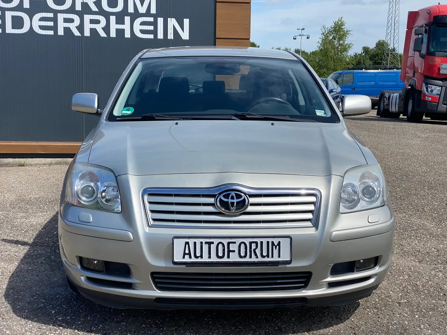 Toyota Avensis 1.8 Executive Liftback XENON* RENTNERHAND* Argintiu - 2