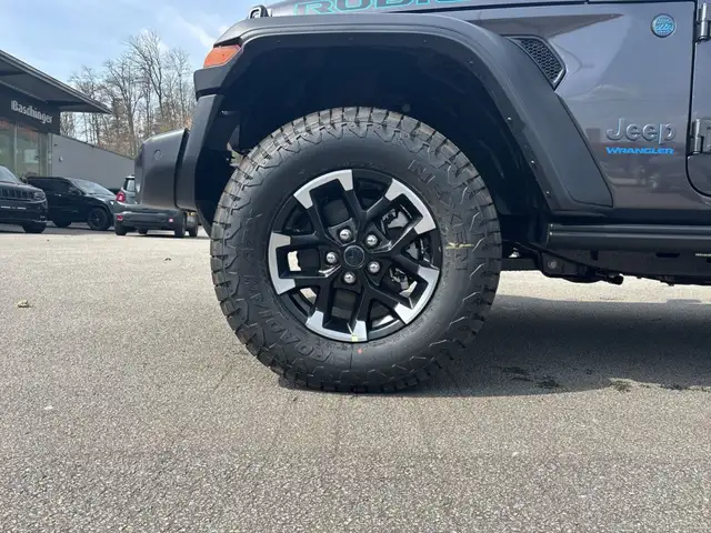 Jeep Wrangler view 13