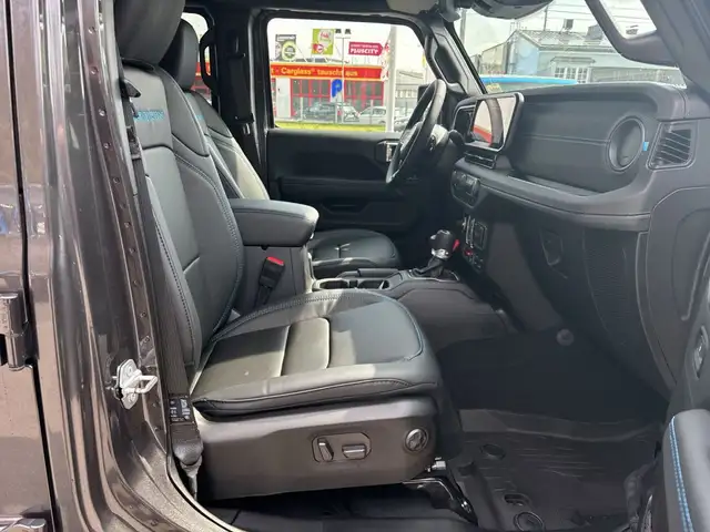 Jeep Wrangler view 6