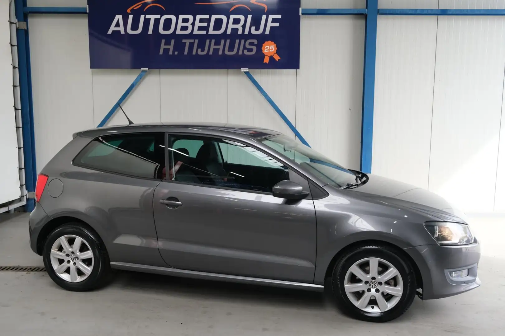 Volkswagen Polo 1.6 TDI Highline Gris - 2