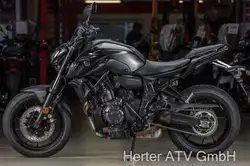 Yamaha MT07 MT-07 Tech Black 2022 Schwarz benotzt, Benzin und