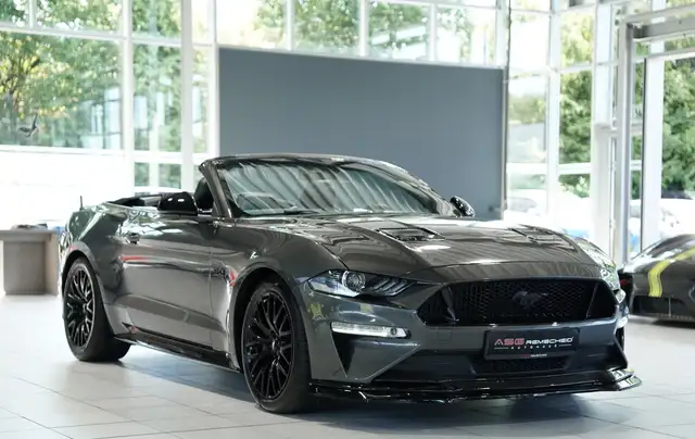 Ford Mustang view 5