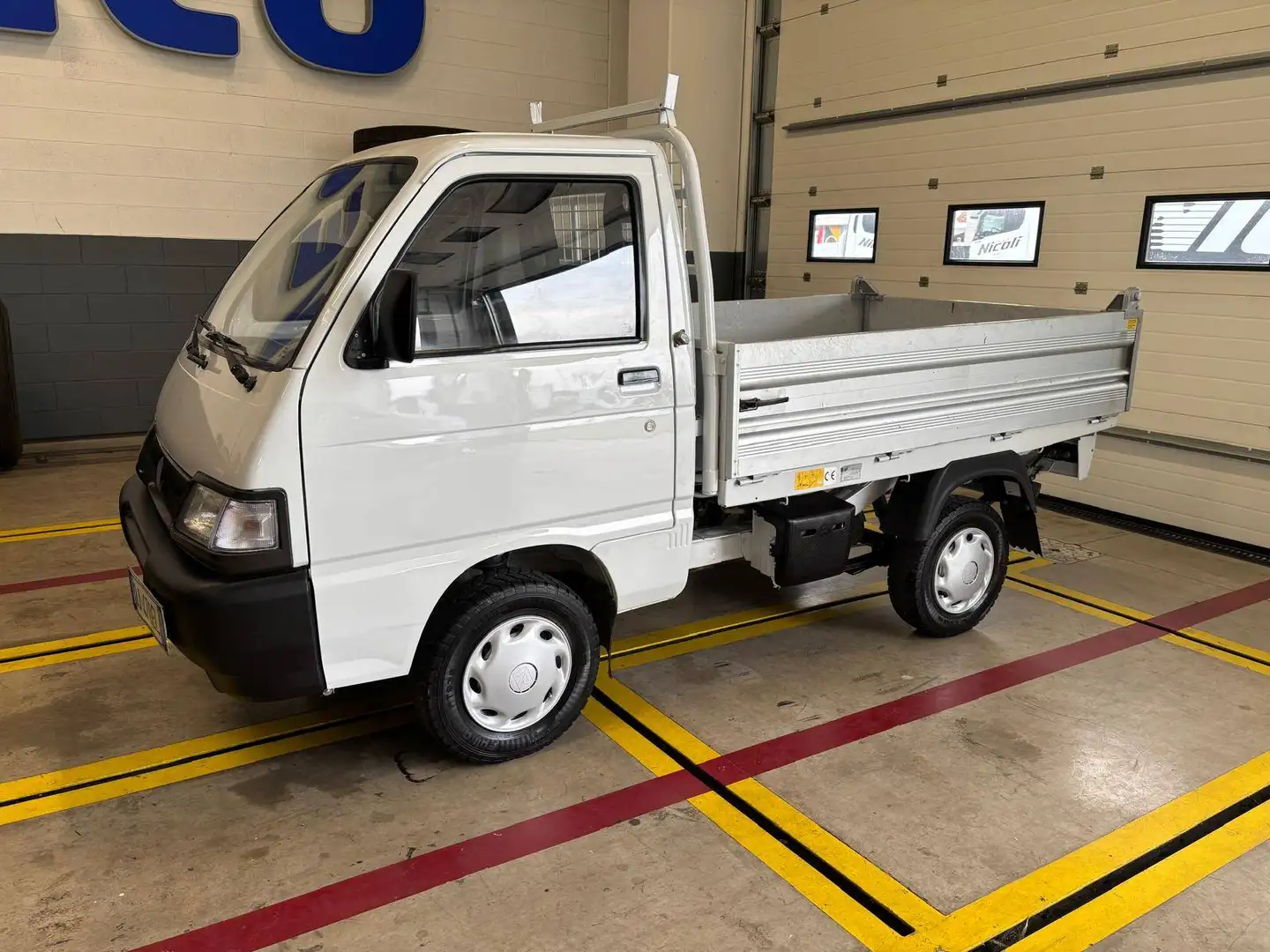 Piaggio Porter Ribaltabile Weiß - 1