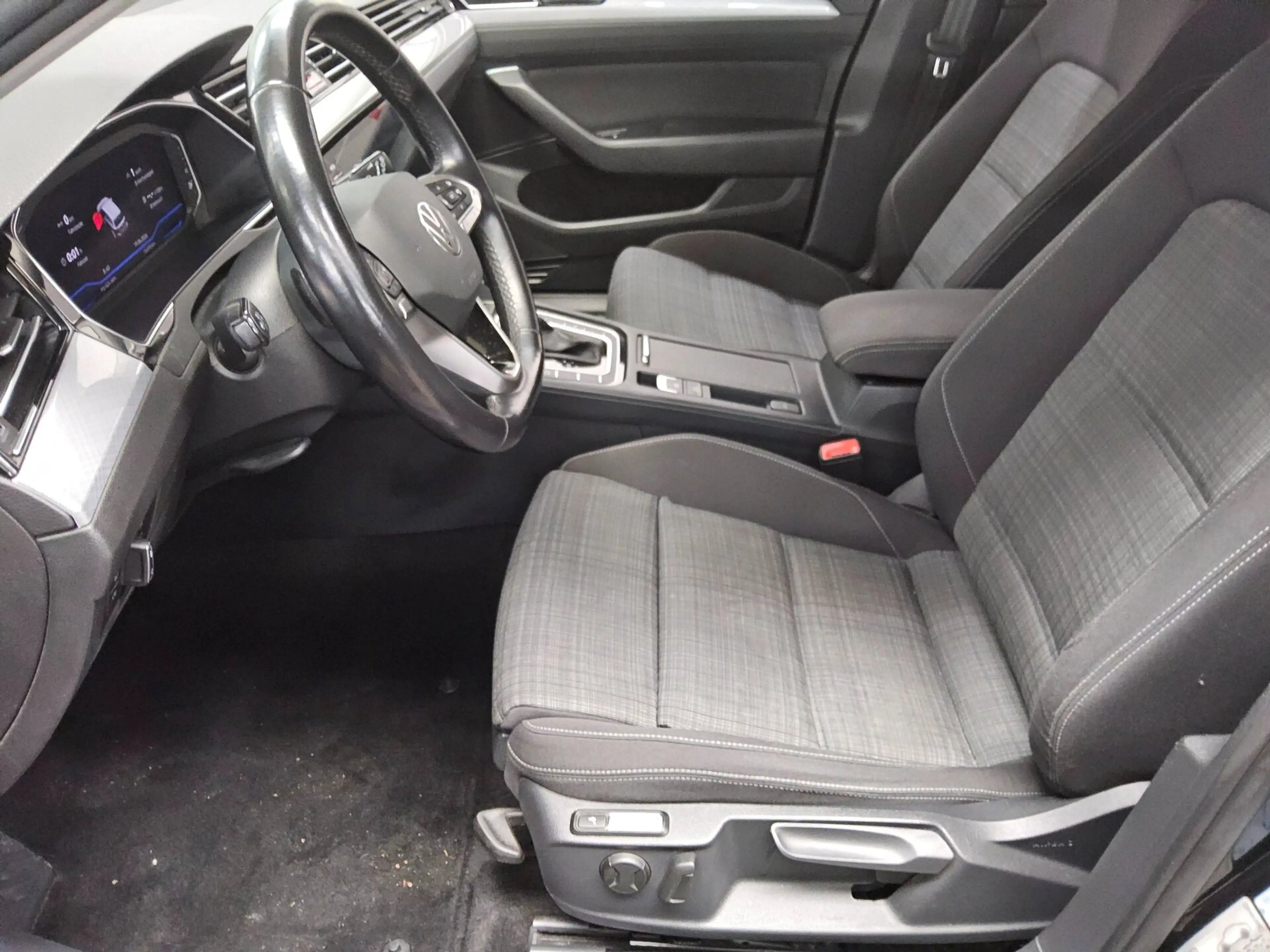 Volkswagen Passat Variant — photo 9