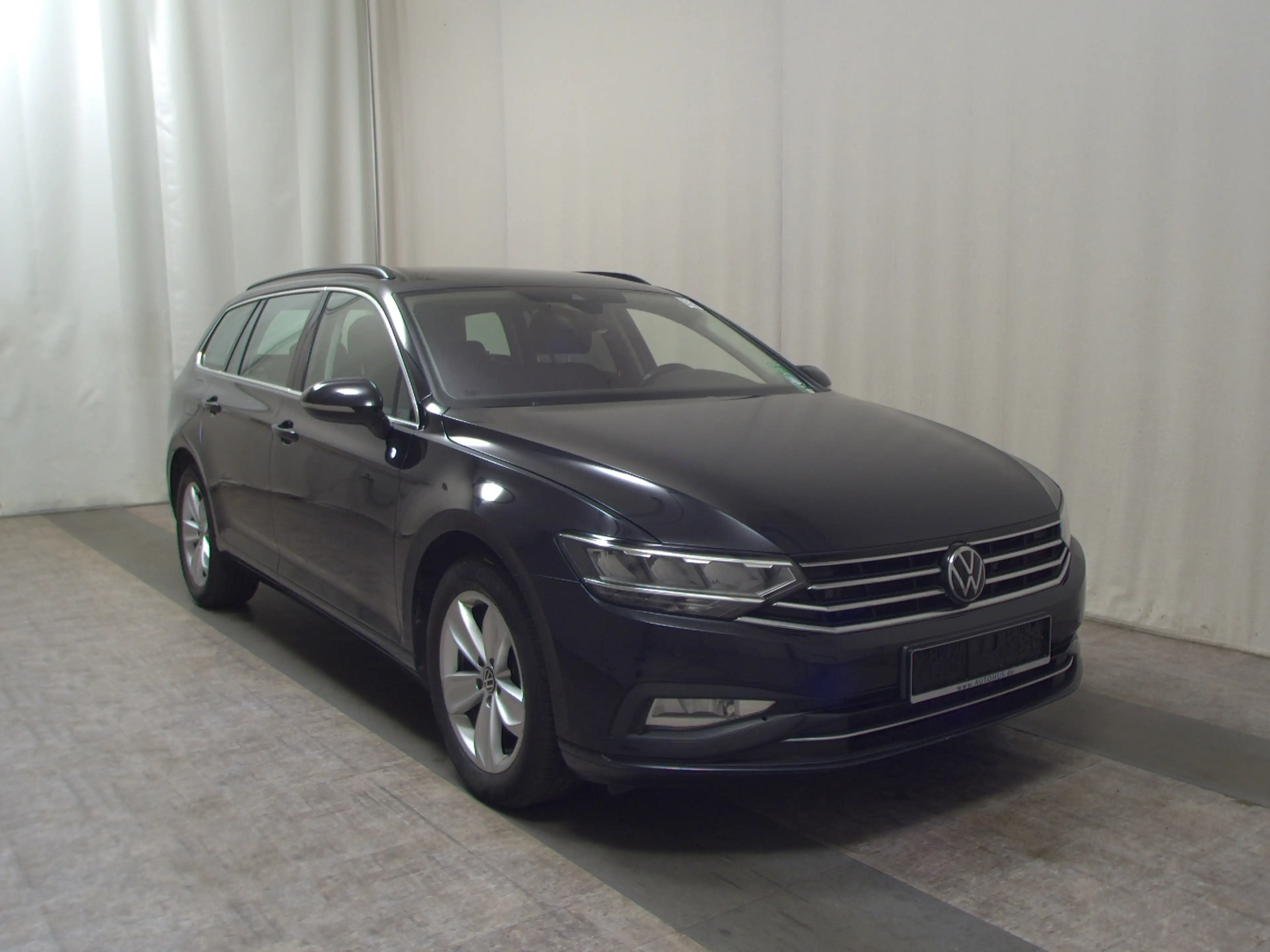 Volkswagen Passat Variant — photo 3