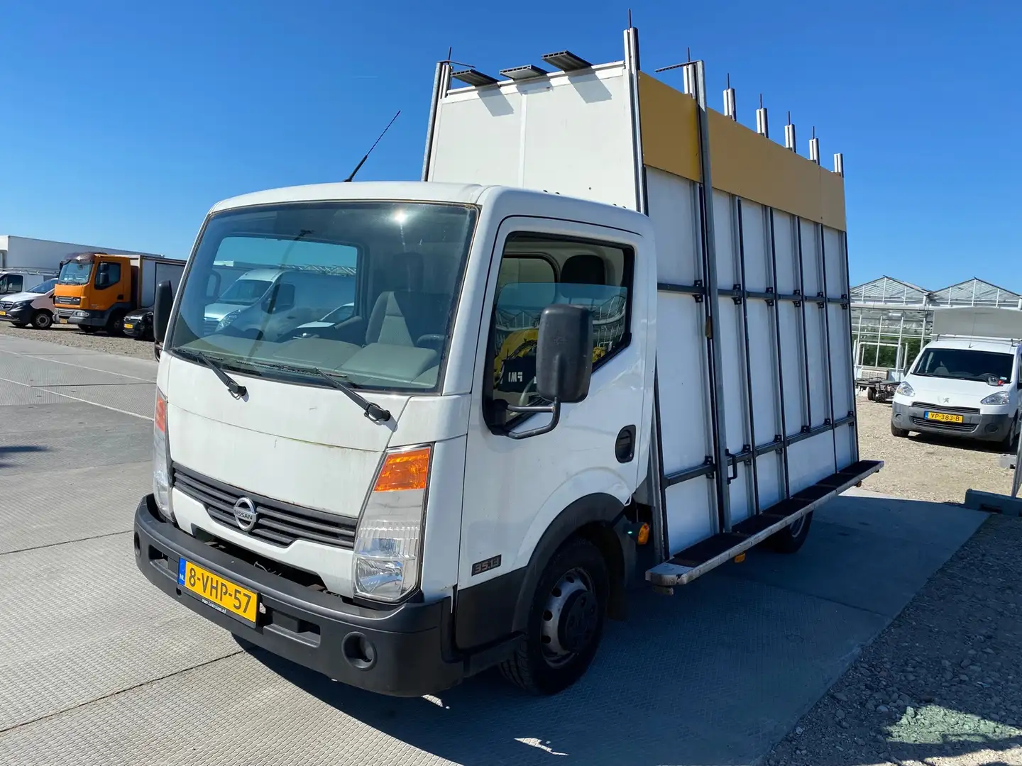 Nissan Cabstar E 2010 * 130.35 2.5 dCi 290 * Glaswagen * APK * - 1