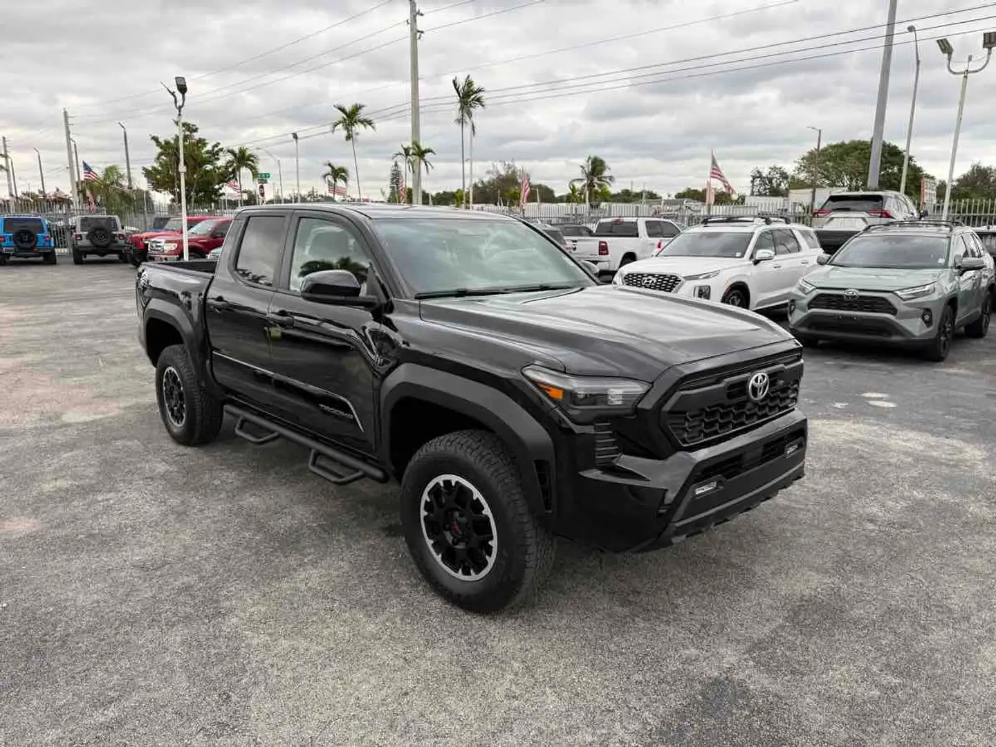 Toyota Tacoma a 4WD TRD Off Road Double Cab 5' Bed AT Schwarz - 1