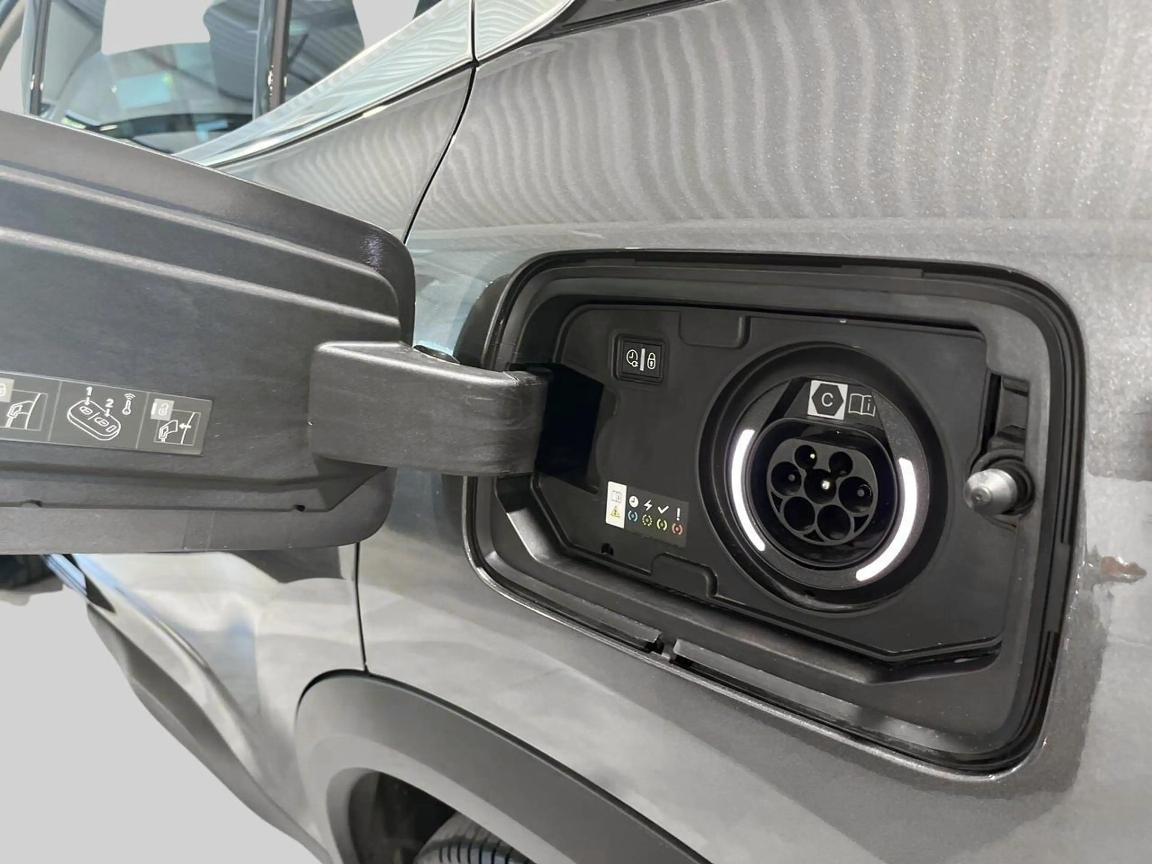 Citroen C5 Aircross 1.6 Plug-in Hybrid 180 e-EAT8 MAX — photo 15
