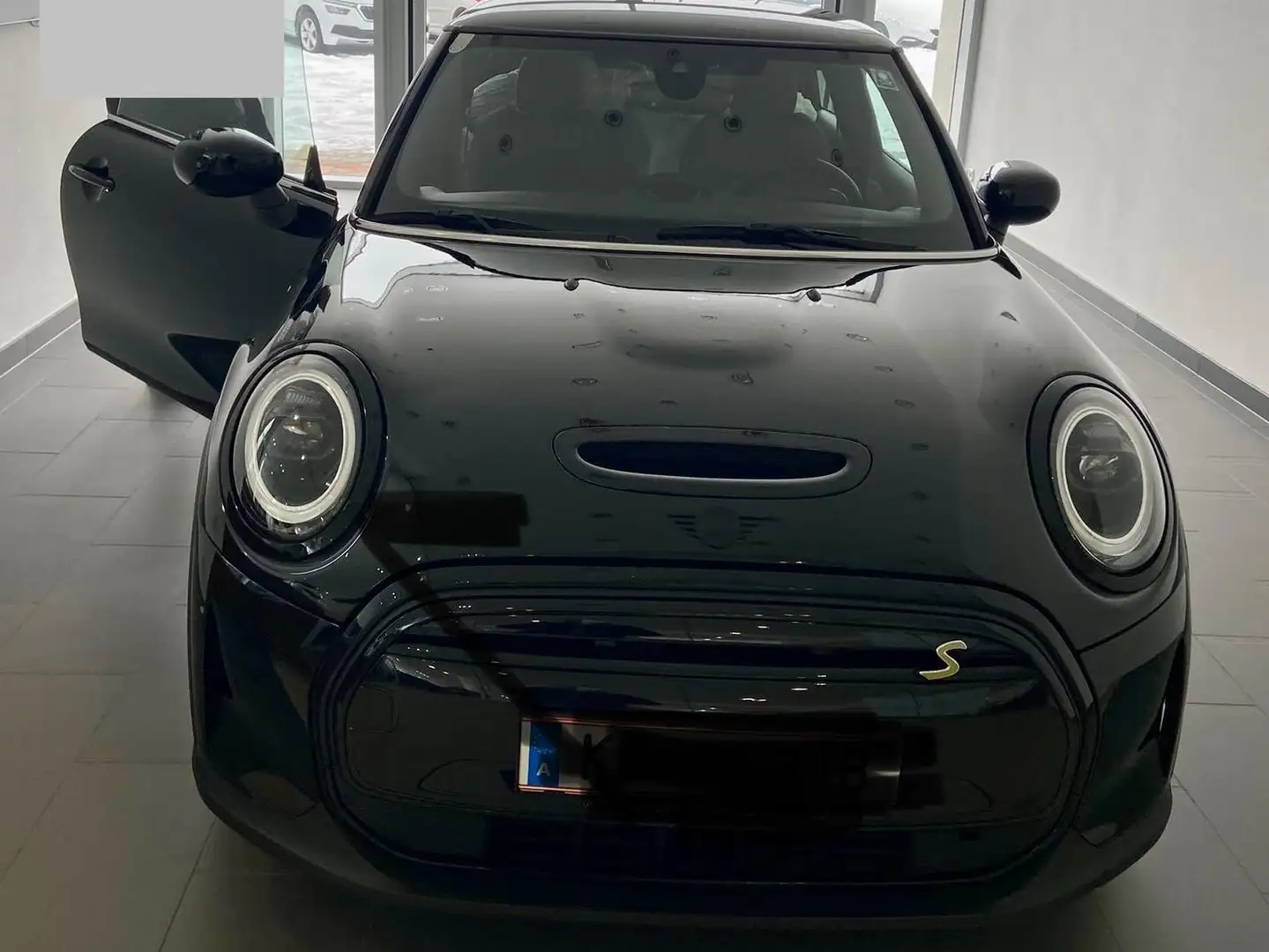MINI Cooper SE MINI Cooper SE 32,6kWh Aut. Cooper SE Schwarz - 1