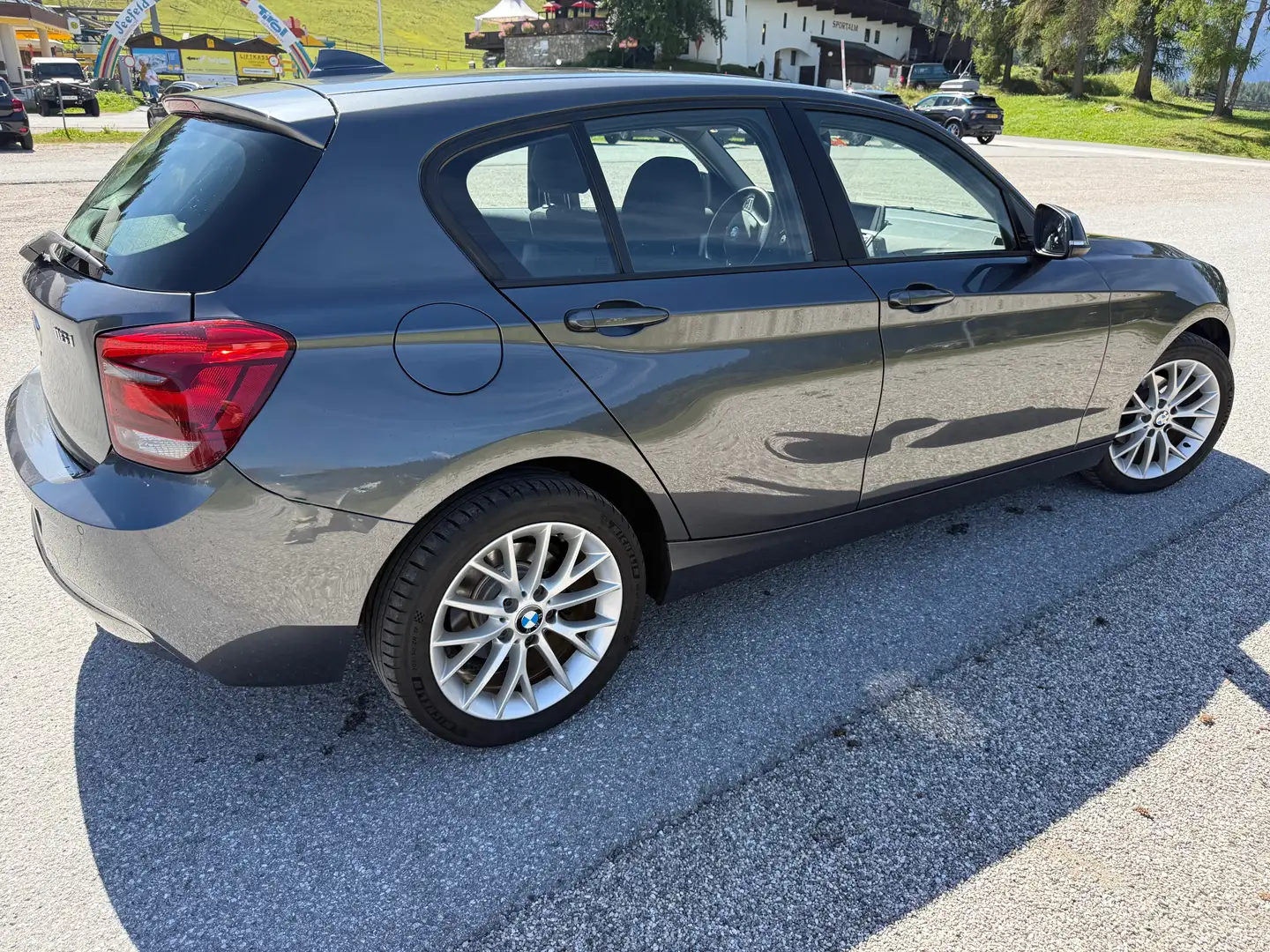 BMW 116 116i Grau - 2
