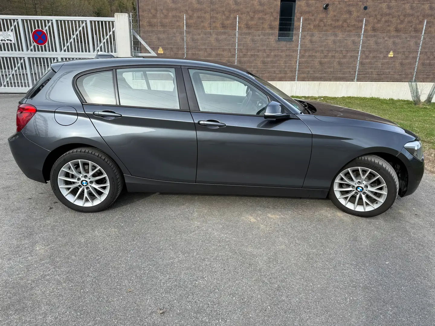 BMW 116 116i Grau - 2