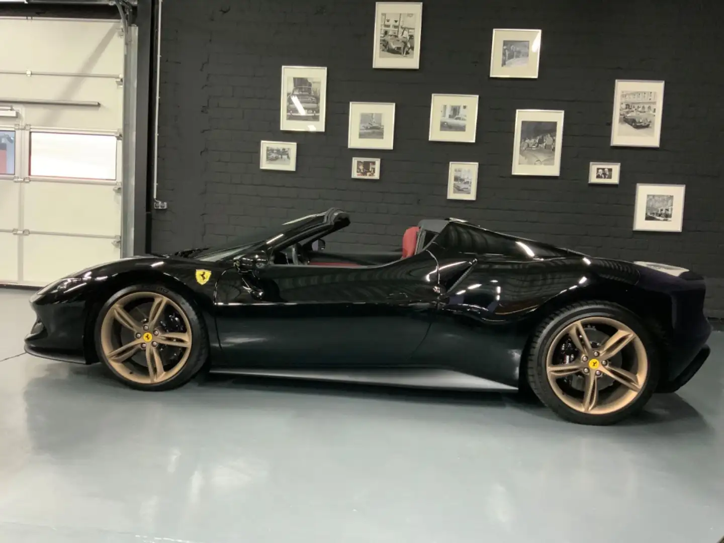 Ferrari 296 GTS / erste Hand / Carbon / Noir - 2