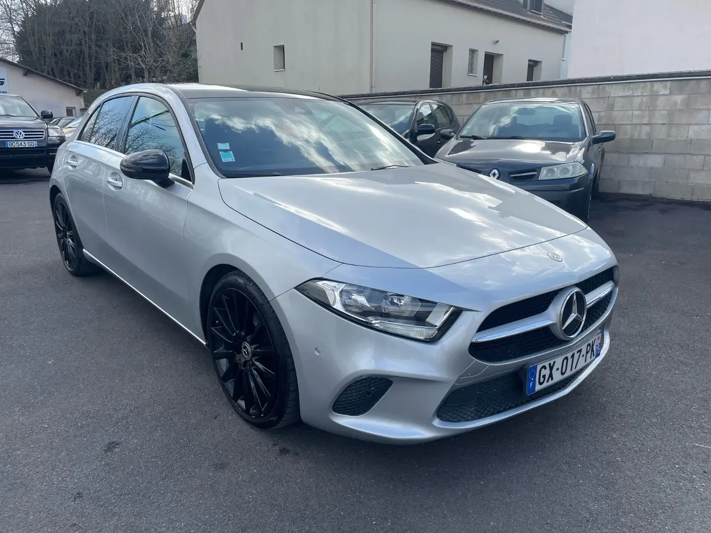 Mercedes-Benz AMG Line Gri - 1