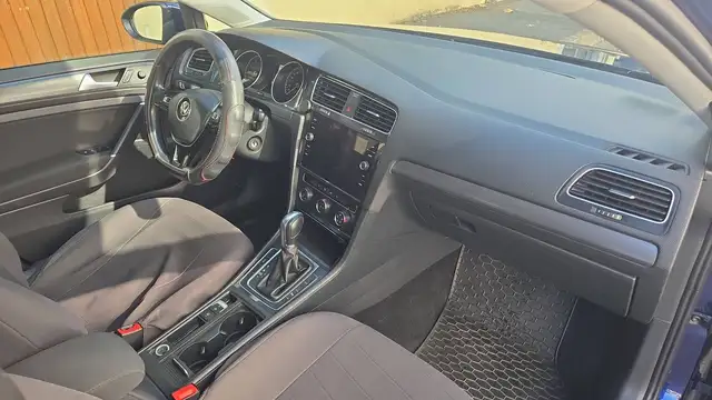 Volkswagen Golf view 10