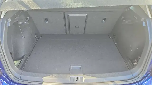 Volkswagen Golf view 14